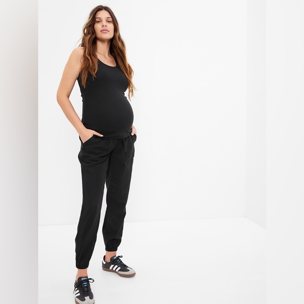 GAP Maternity TENCEL Full Panel Utility Joggers